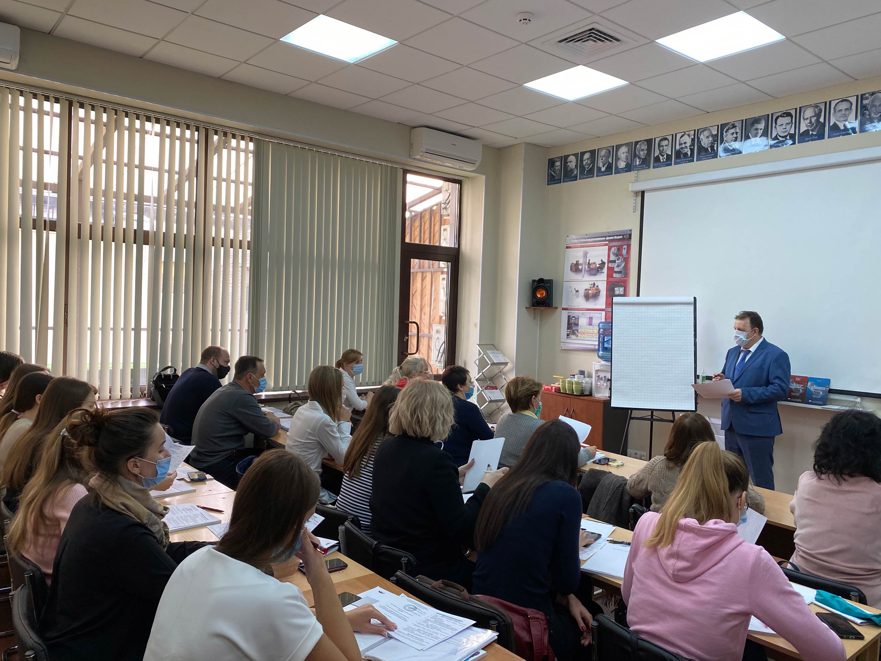Группа ПСП 5А-20 и преподаватель Казаков Группа ПСП 5А-20 и преподаватель Казаков