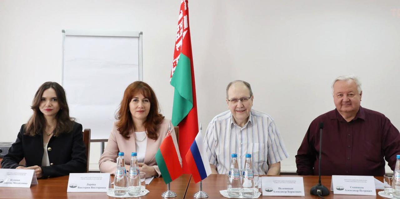 Фото представителей НШДЛ на Минском международном научно-практическом семинаре полиграфологов 24.05.2024.jpg Фото представителей НШДЛ на Минском международном научно-практическом семинаре полиграфологов 24.05.2024.jpg