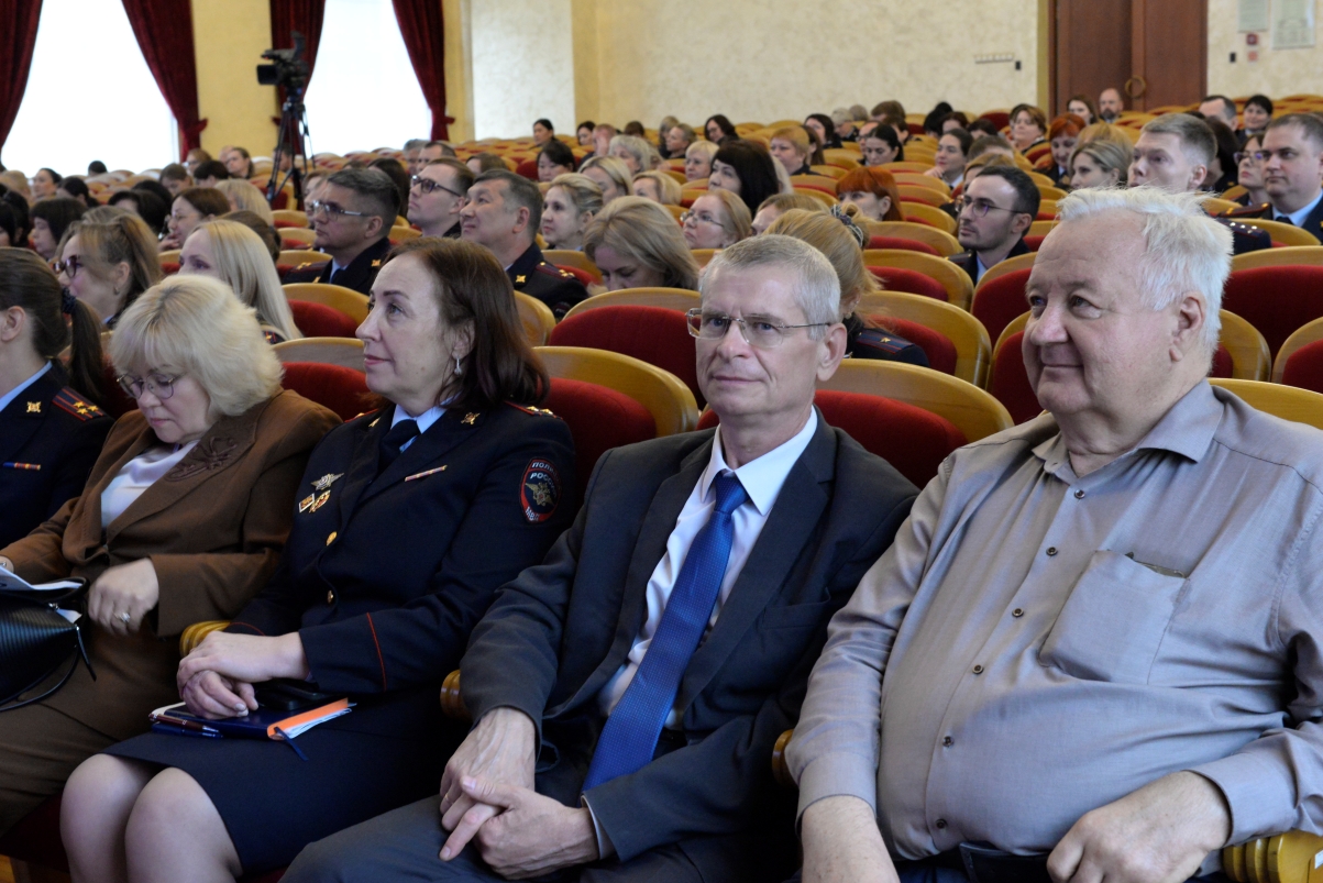 Сошников А.П. на Учебно-методическом сборе руководителей подразделений психологической работы в Академии управления МВД России. Сошников А.П. на Учебно-методическом сборе руководителей подразделений психологической работы в Академии управления МВД России.